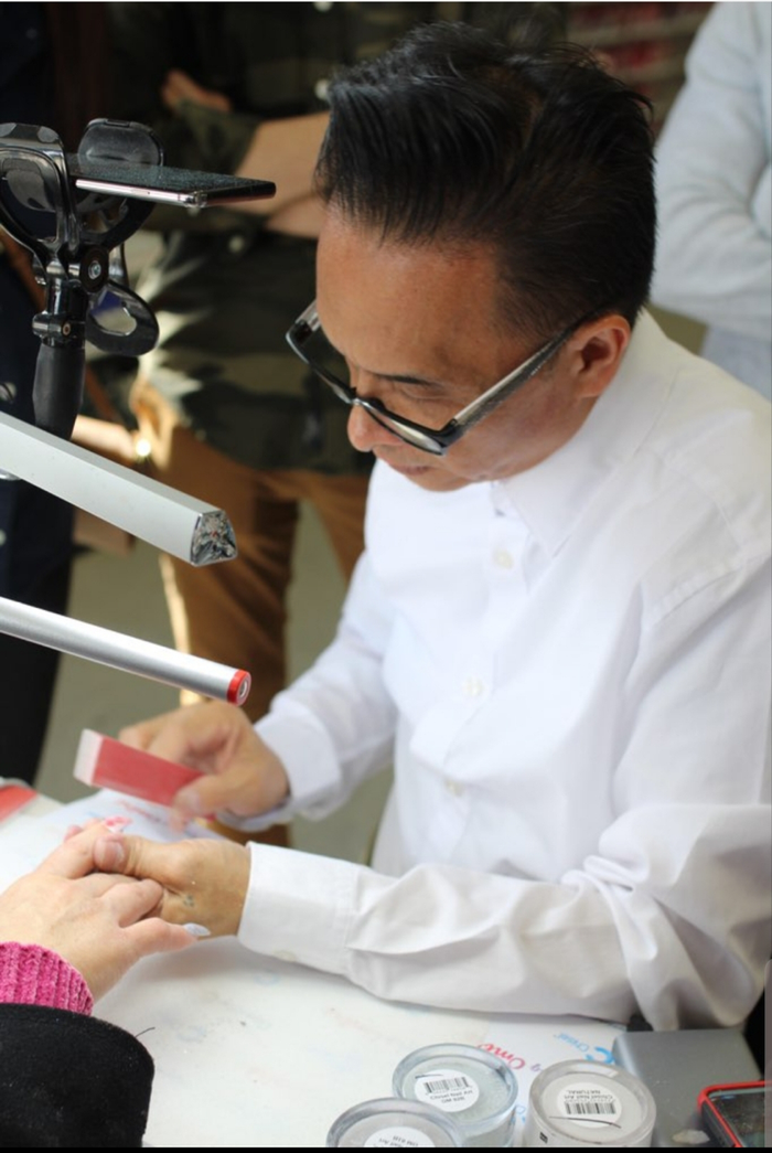 Hành trình đưa bột nail Chisel vang danh nước Mỹ của người gốc Việt David Hoàng